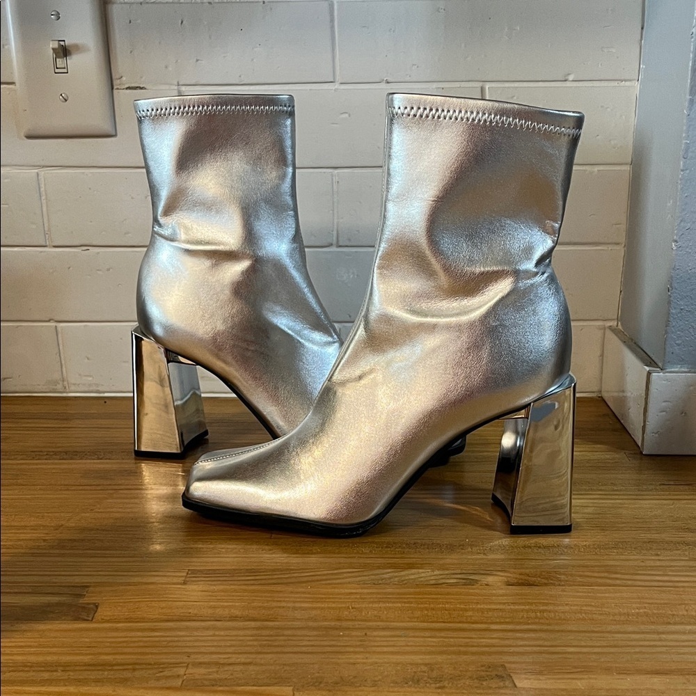 Gianni Bini Booties Silver Mirror Block Heel Border-Line Square Toe NWOB